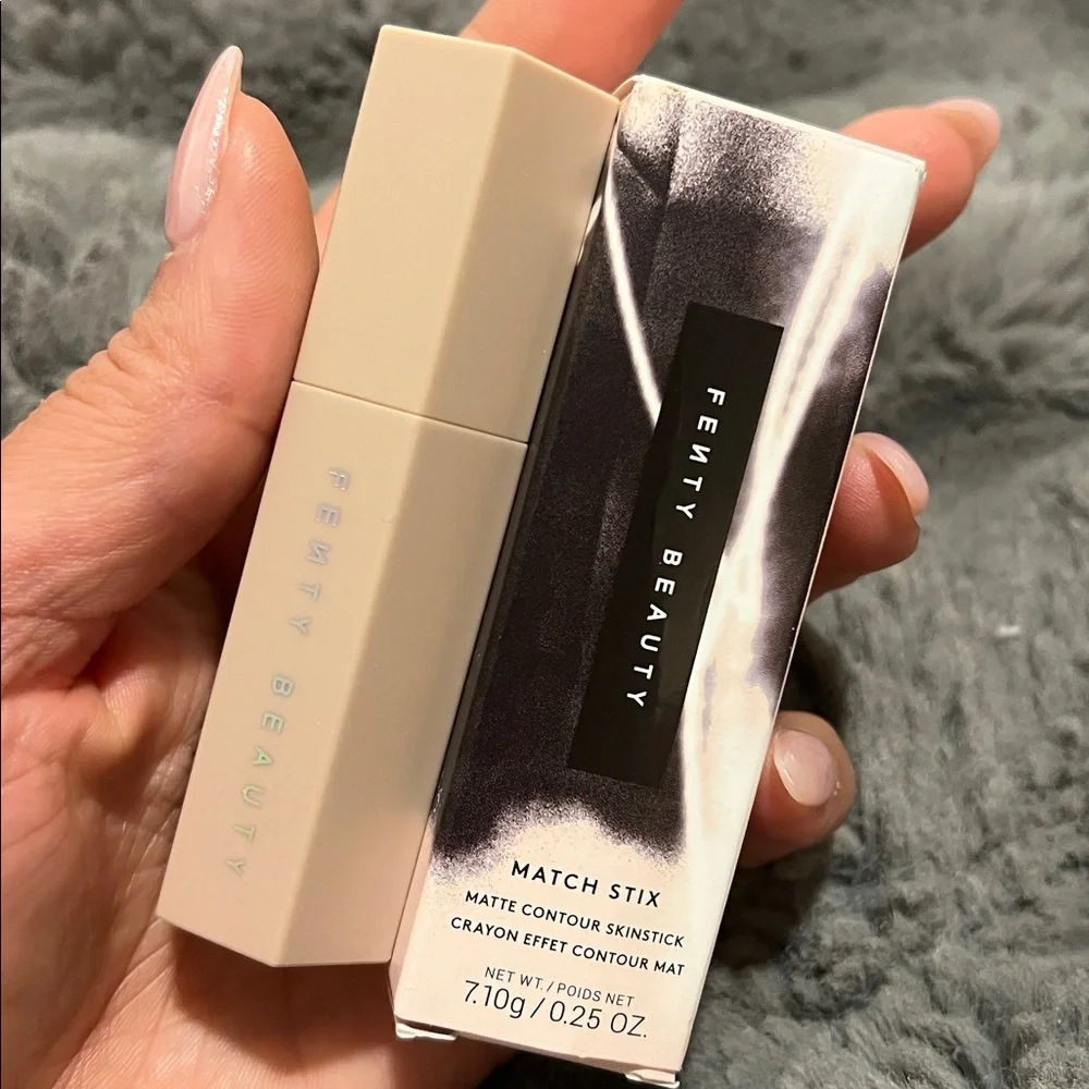 FENTY BEAUTY Match Stix Matte Contour Skinstick